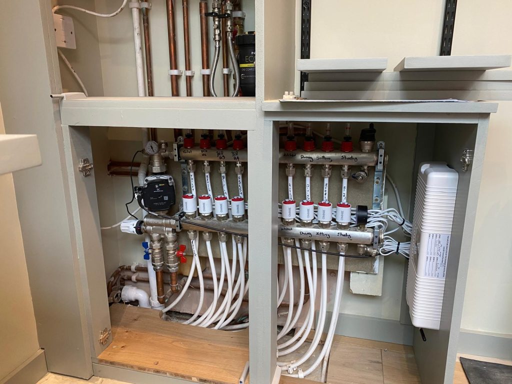 Underfloor heating installation with valves showed