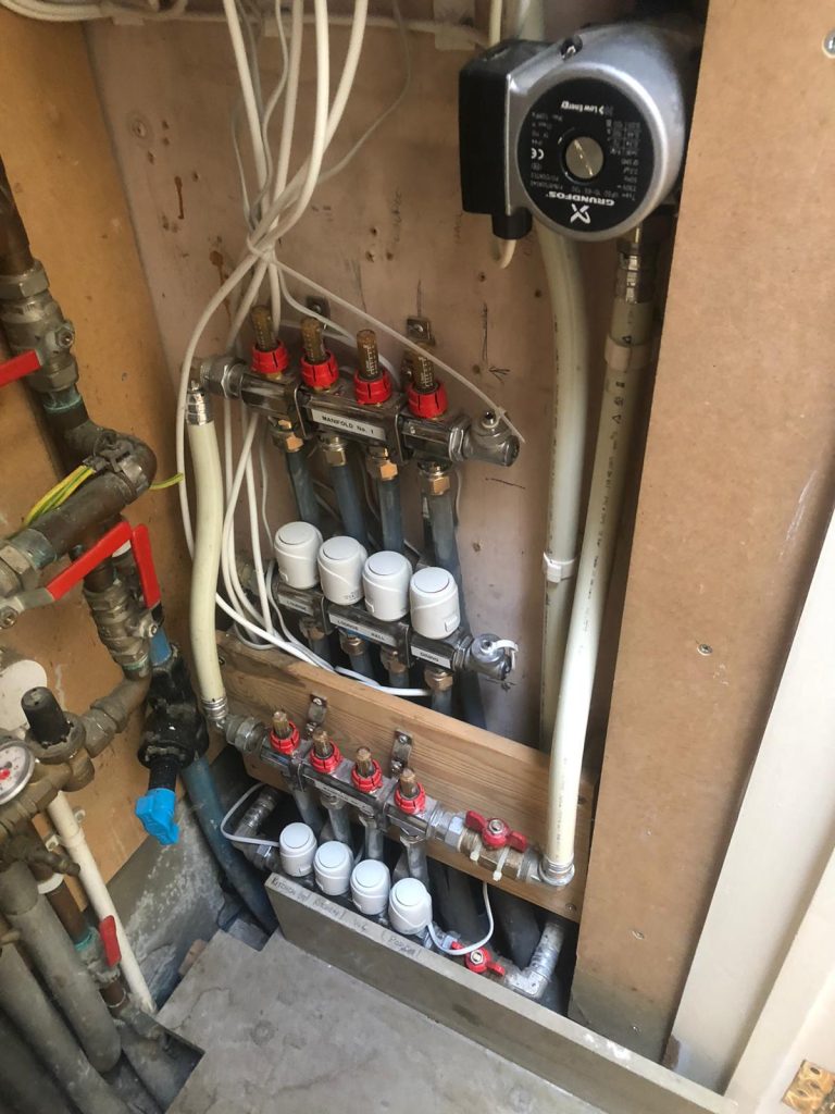 An underfloor heating system